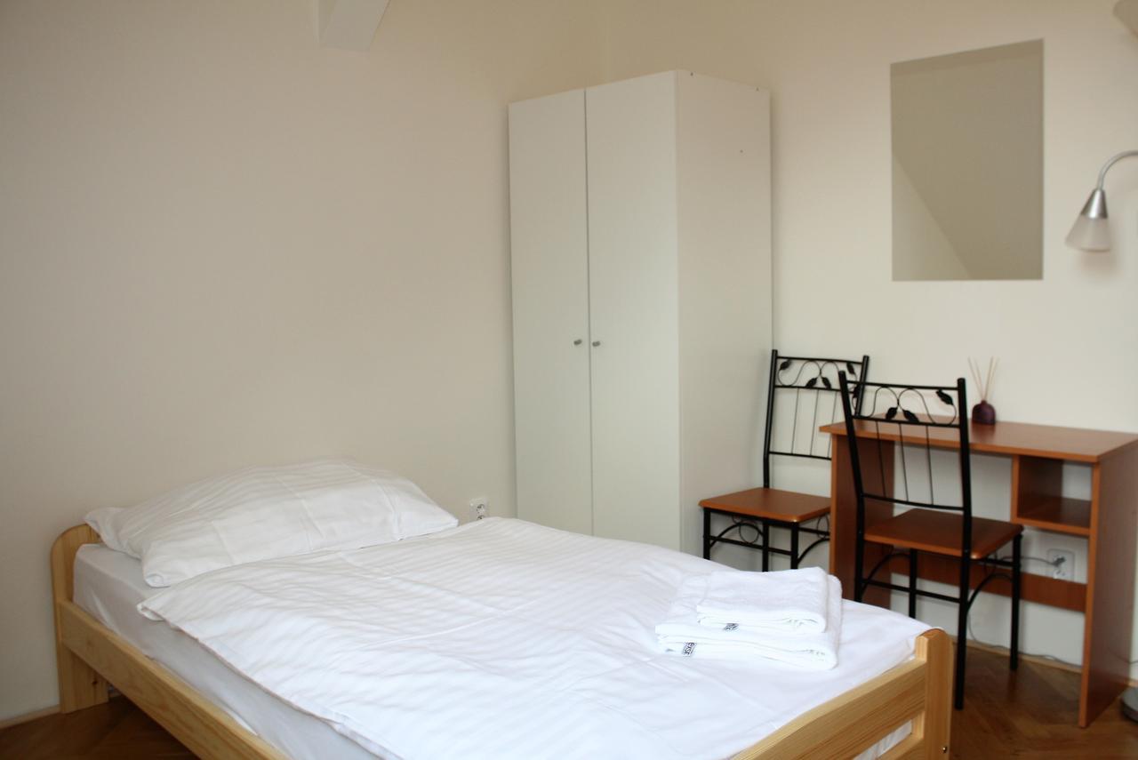Hostel Hello *
